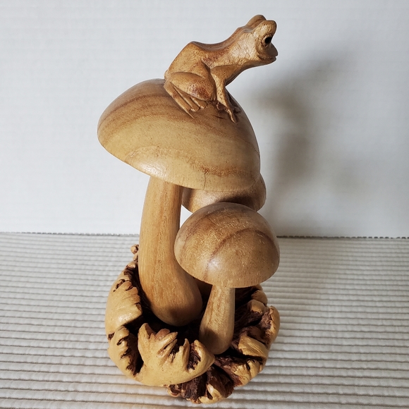 Wood Mushrooms Frog Figurine 7.5" Vintage Carved Sculpture Whimsical Animal - Picture 5 of 8